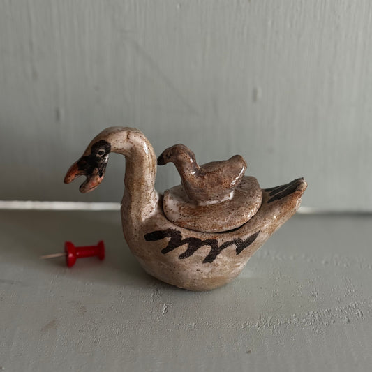 Swan and cygnet pot