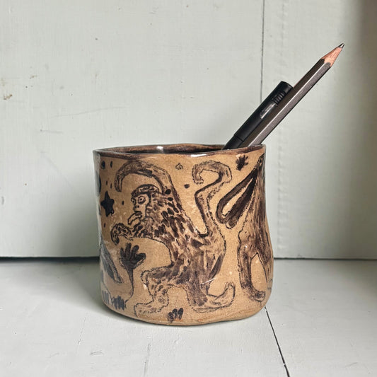 Folklore dance pot/vase/vessel
