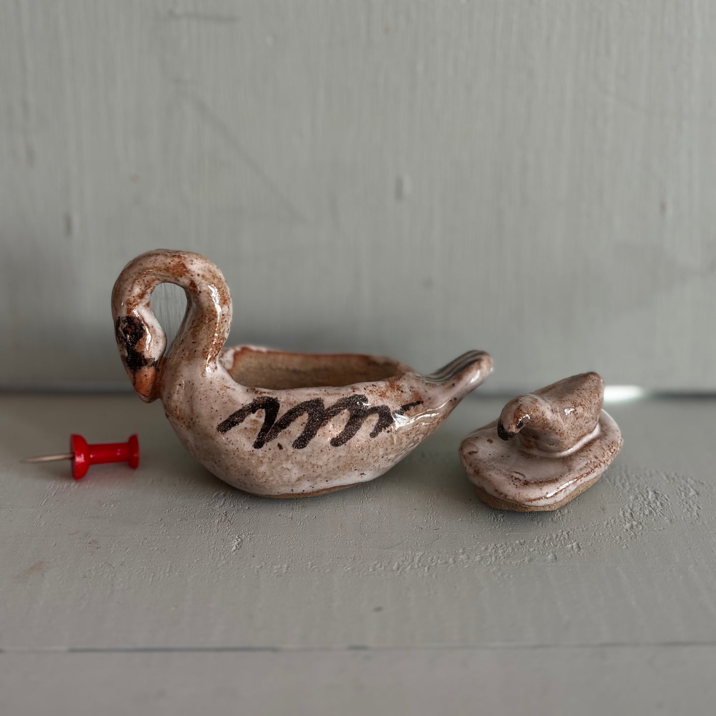 Swan and cygnet pot