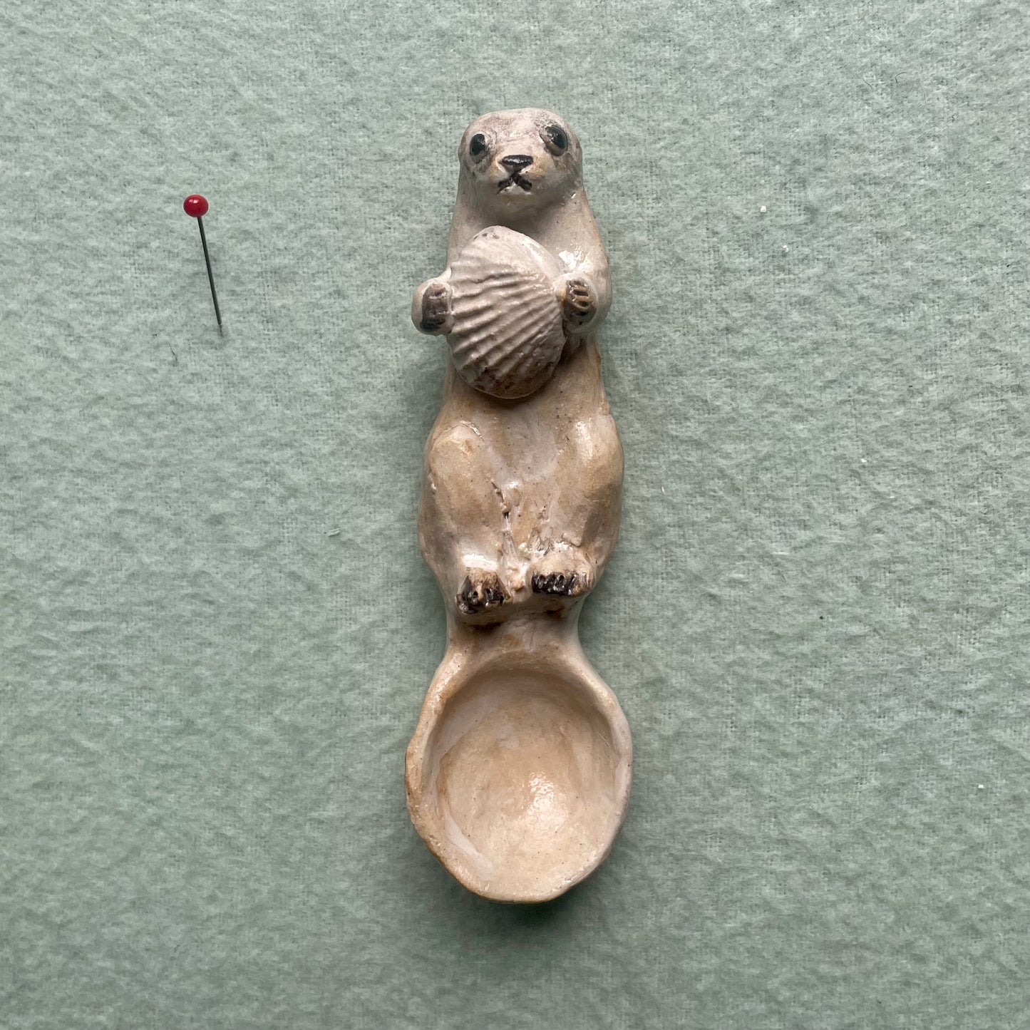 Otter spoon